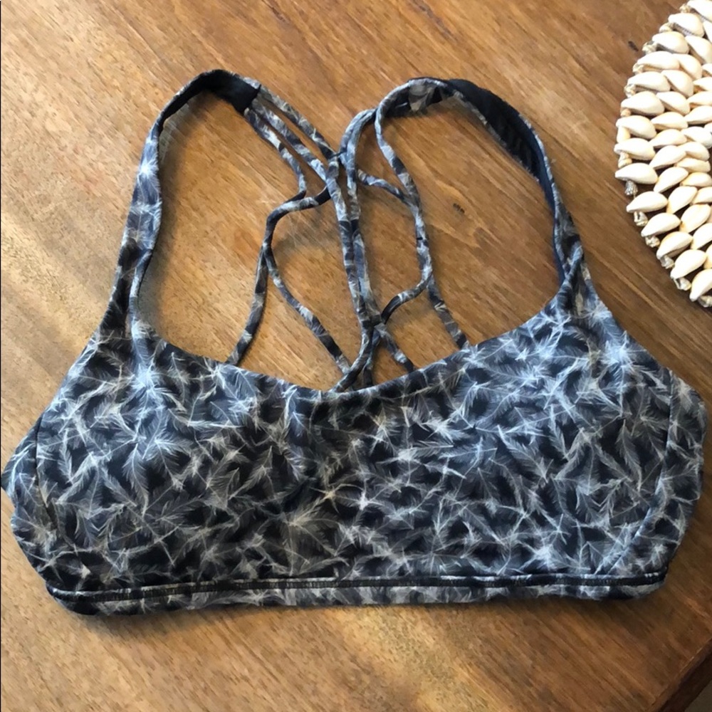 Lululemon size 6 sports bra